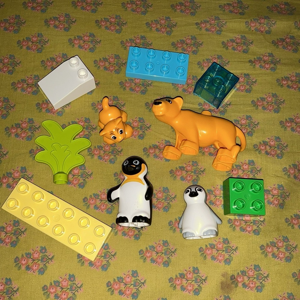 LEGO DUPLO 10442 Wild Animal Families Penguins & Lions 10‎ Piece Complete Set